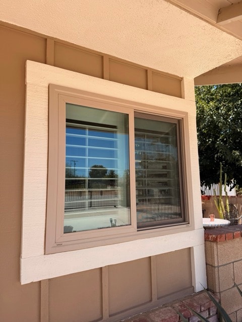 Exterior window cleaning results on residential home